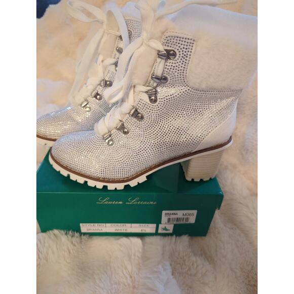 Lauren Lorraine Brianna White Lace Up Block Heel Faux Fur Boot Size 6.5 NIB - Picture 4 of 6